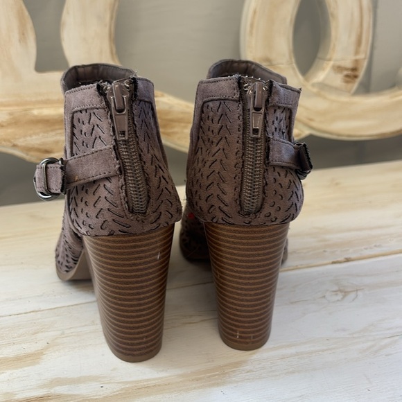 Brown Peep-Toe Block Heel Sandals Size 8 1/2 - Picture 5 of 6